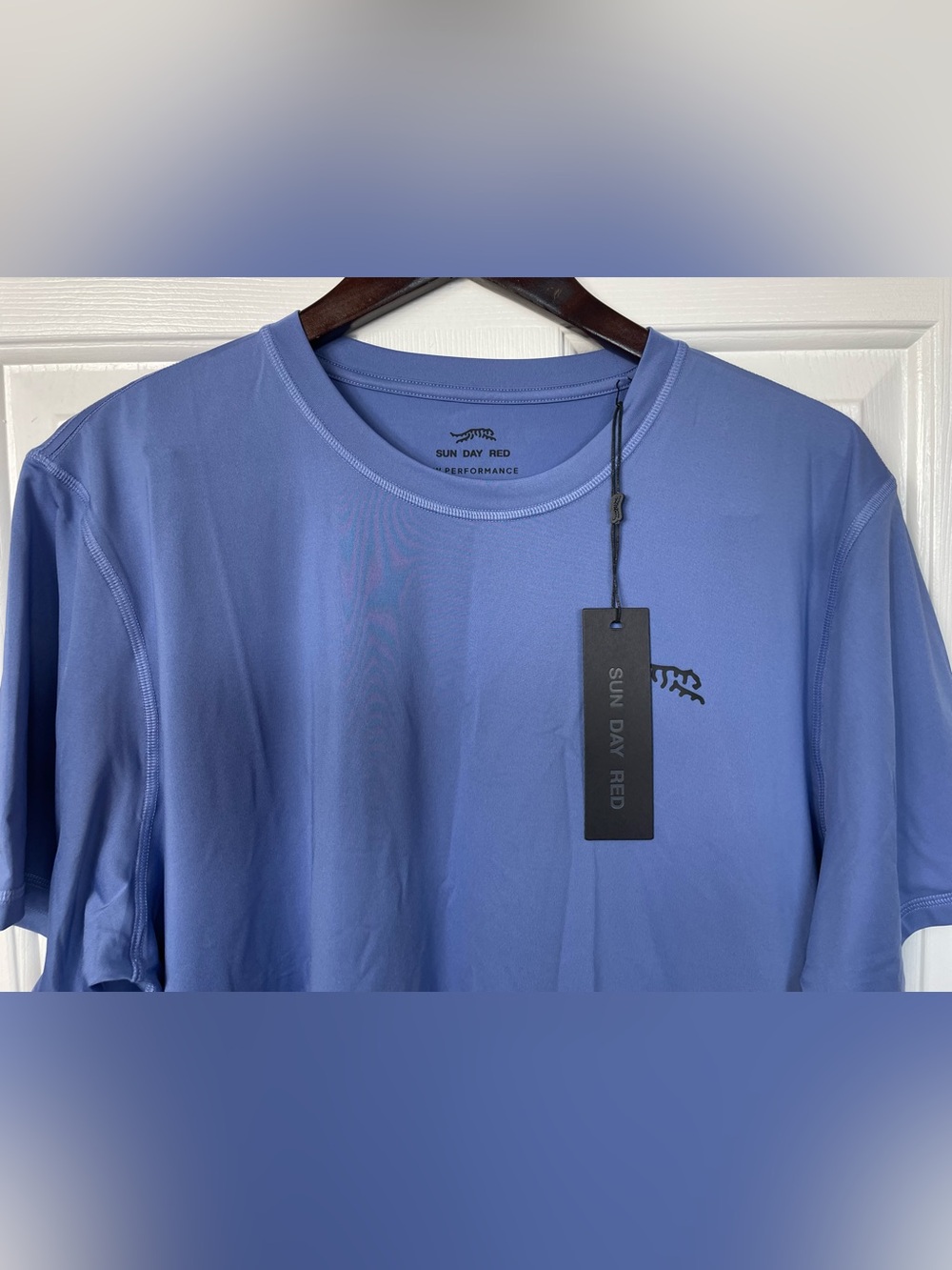 NEW Sun Day Red T Shirt Mens XL Performance Short Sleeve TW Tech Tee Golf